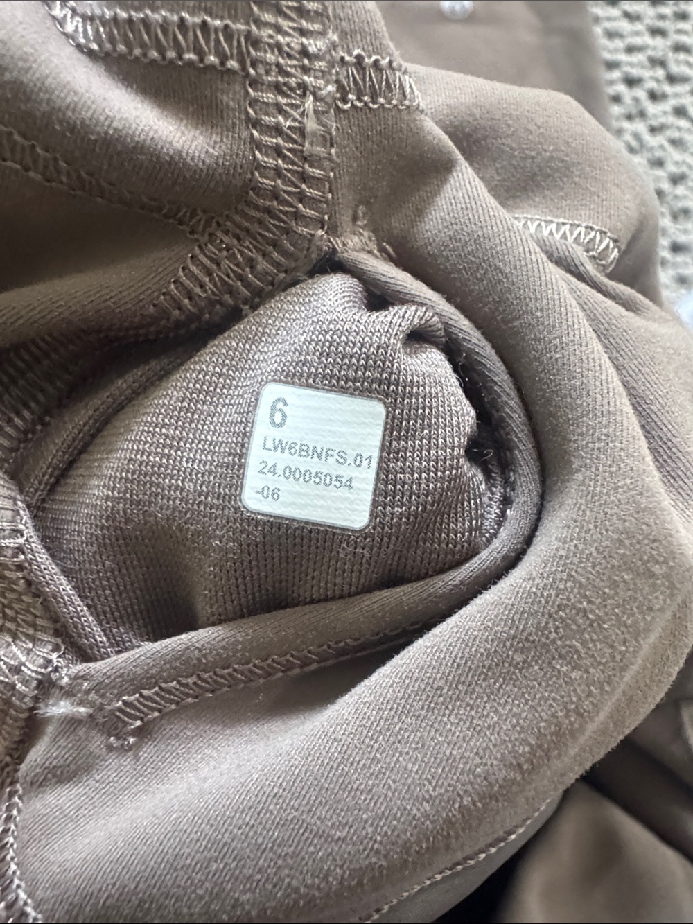 Lululemon High-Rise Leggings in Taupe Brown- Size 6 - Picture 3 of 3